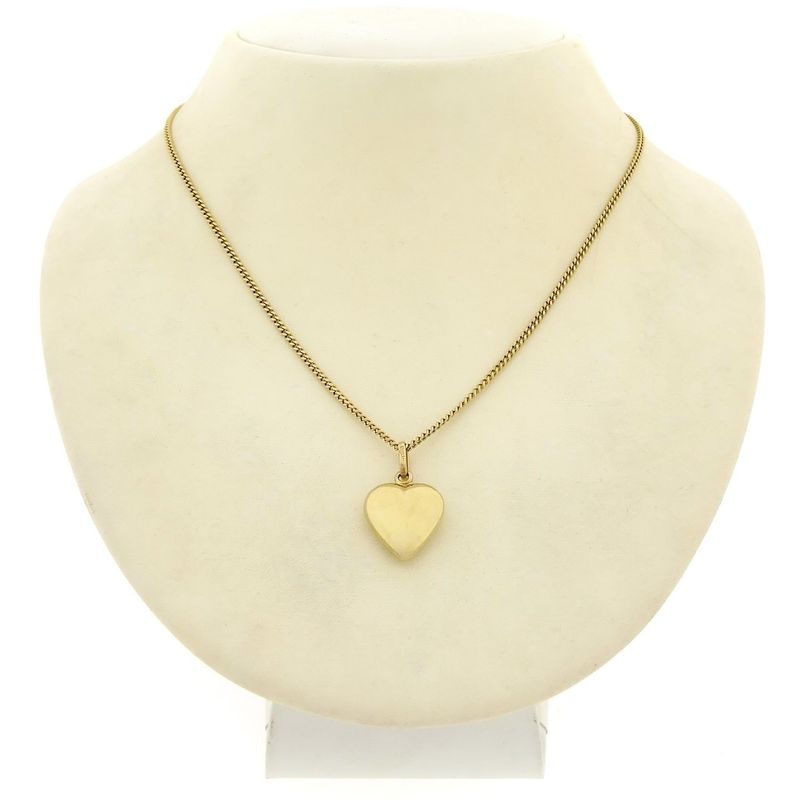 Image 3 of Gold pendant of a heart