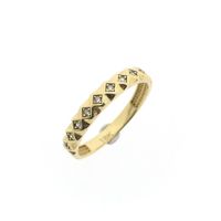 Gold ring with zirconia
