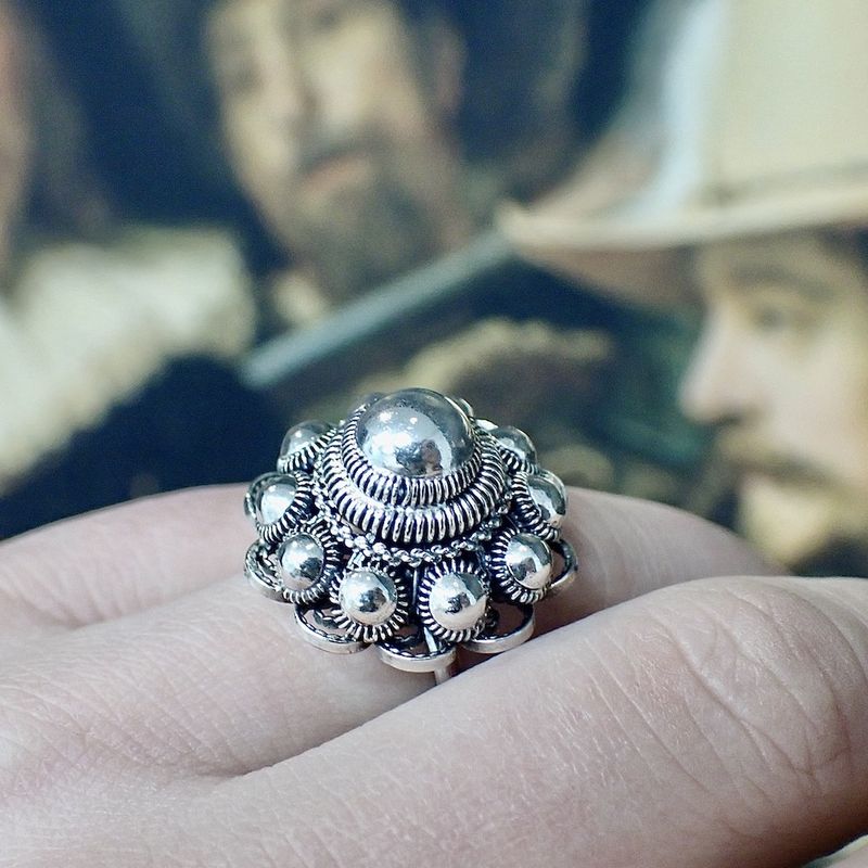 Image 8 of Silver ring with Zeeland button