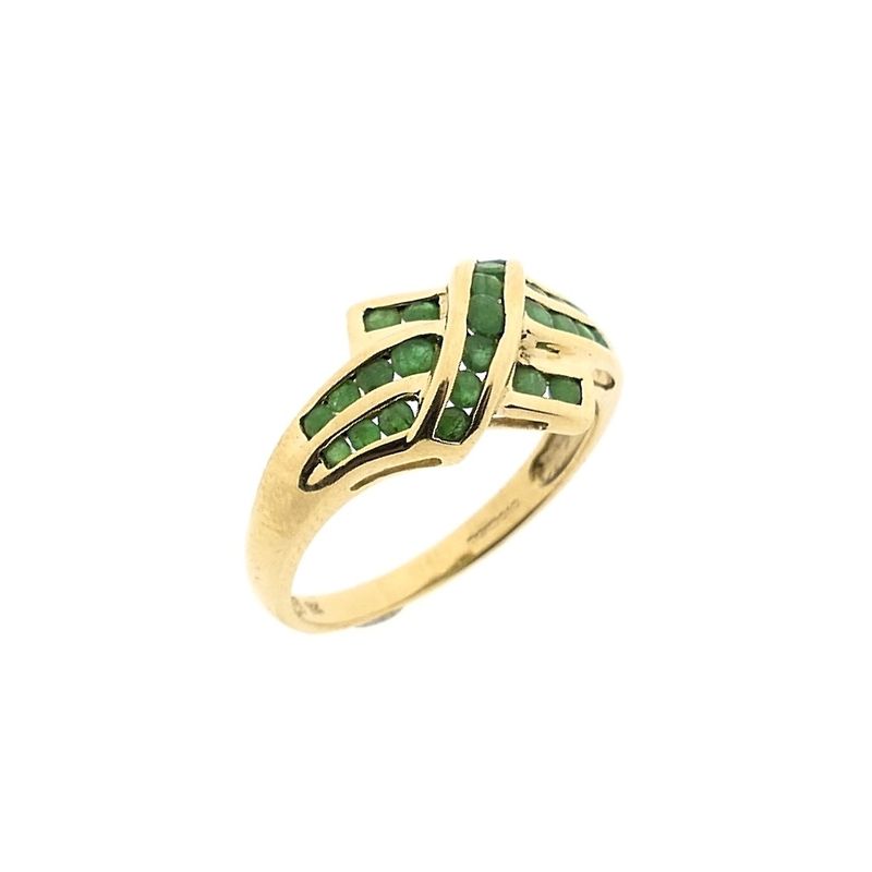 Image 1 of 9 carat ring with emerald