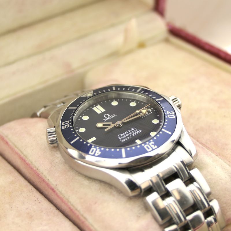 Image 15 of Omega Seamaster 300m 'James Bond' 2561.80.00; Men's diving watch