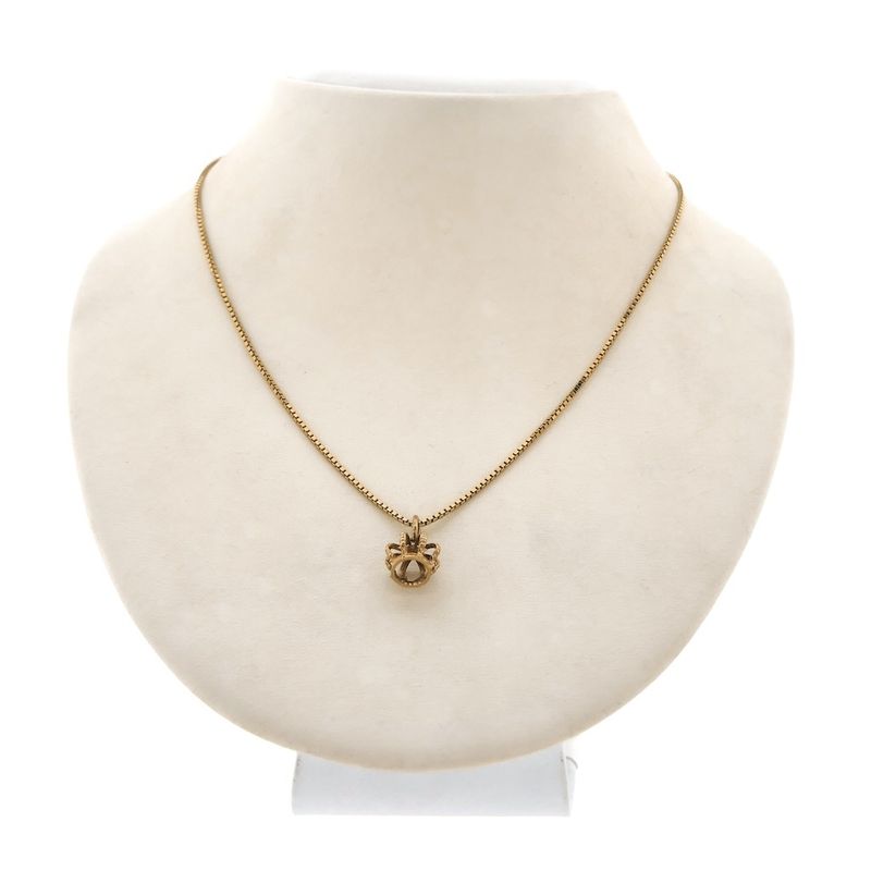 Image 3 of Rose gold pendant of a crown