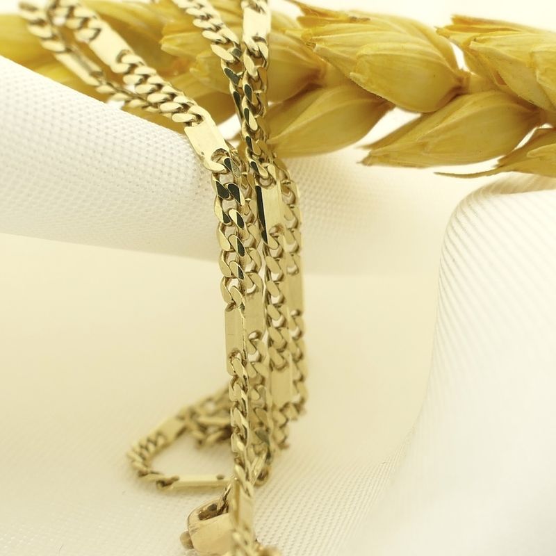 Image 2 of Gold closed Figaro link chain