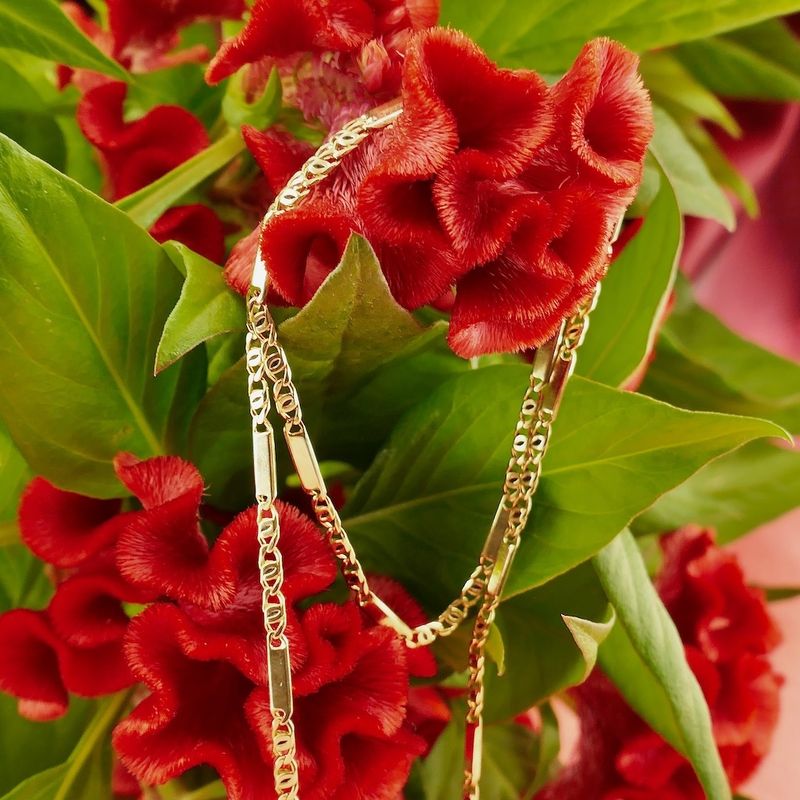 Image 2 of Gold closed Figaro link chain | 47 cm