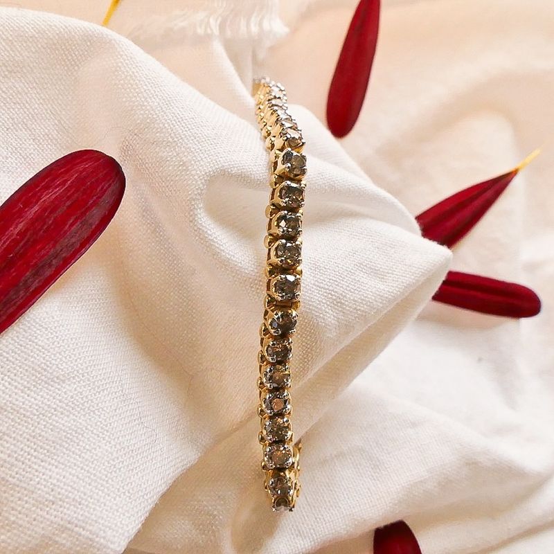 Image 8 of Gold bracelet with diamonds; 3.71 ct.