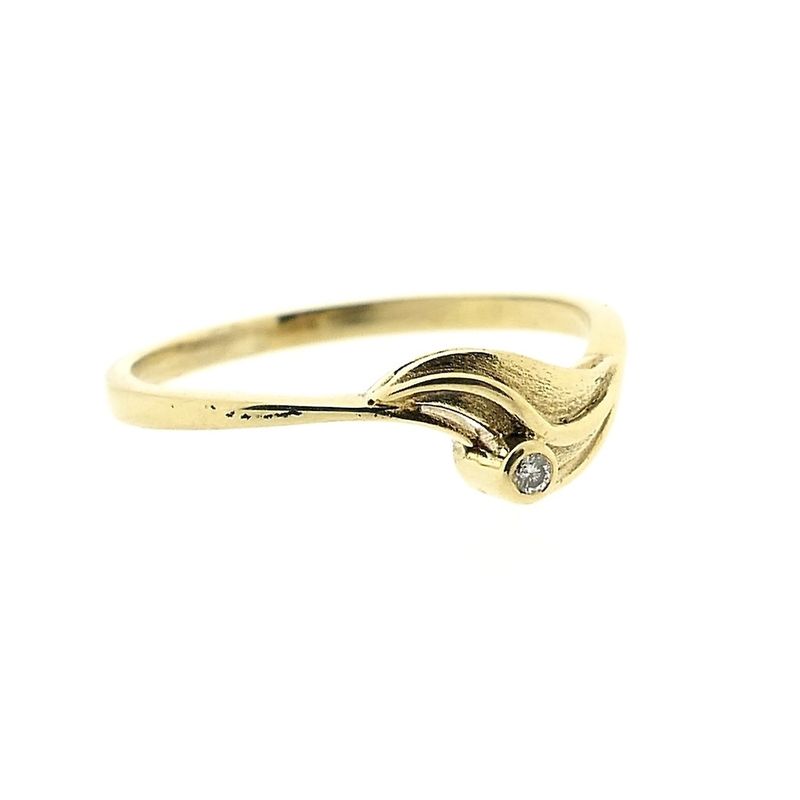 Image 8 of Gold ring with diamond; 0.015 ct.