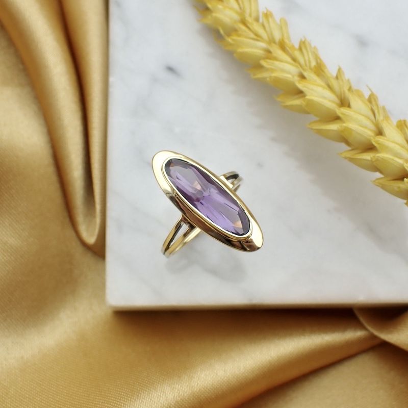 Image 2 of gold ring with amethyst | Vintage