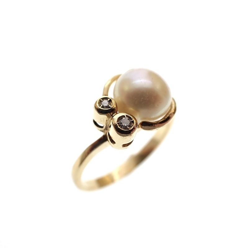 Image 1 of 18 carat gold ring with diamond and pearl