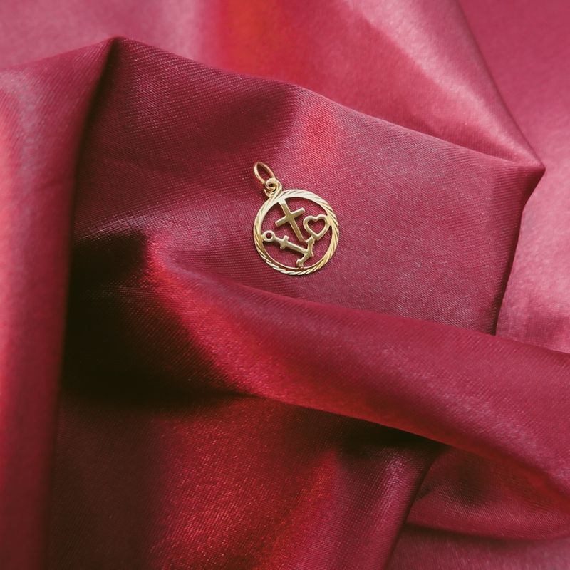 Image 2 of Gold pendant; Faith, hope, and love