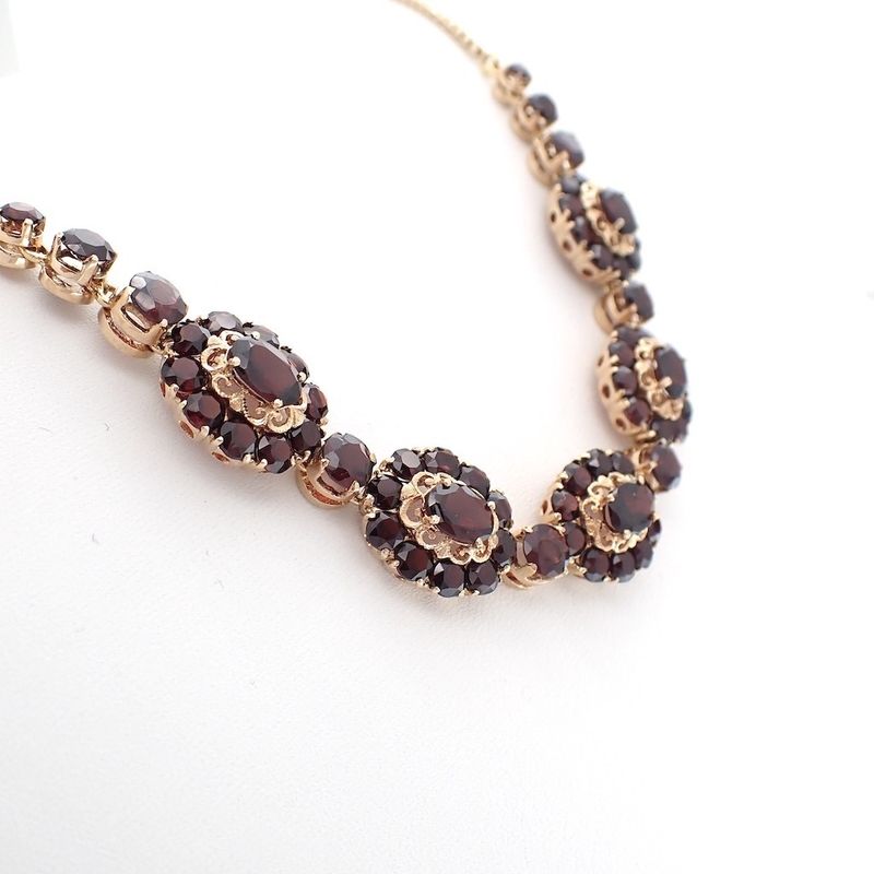 Image 9 of Antique gold Venetian link necklace with garnet