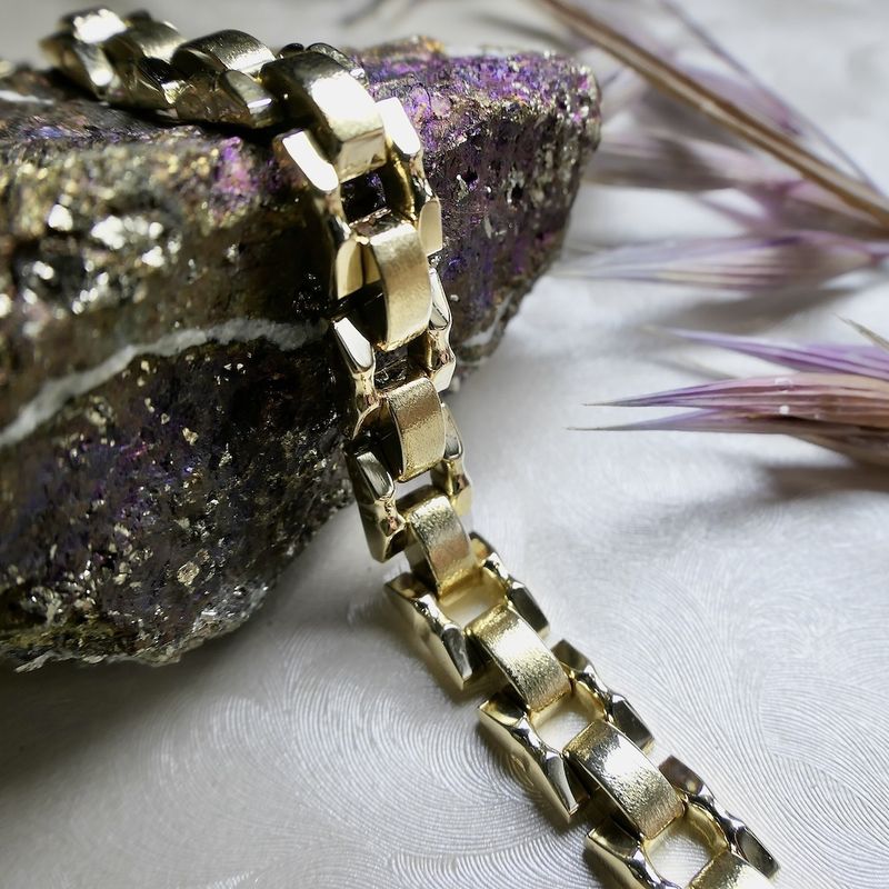 Image 8 of Gold Bismarck link bracelet