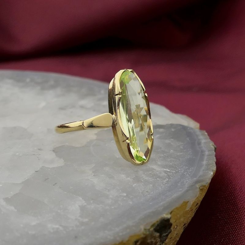 Image 2 of Gold ring with green beryl | Vintage/antique
