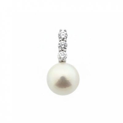 Image 1 of White gold pendant with pearl and diamonds; 0.21 ct.