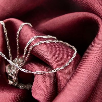 Image 2 of White gold thin twisted link necklace | 44 cm