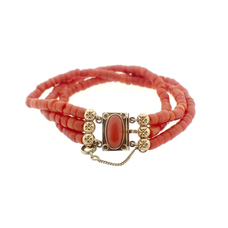 Image 5 of Red coral bead bracelet with gold clasp; Antique | 18 cm