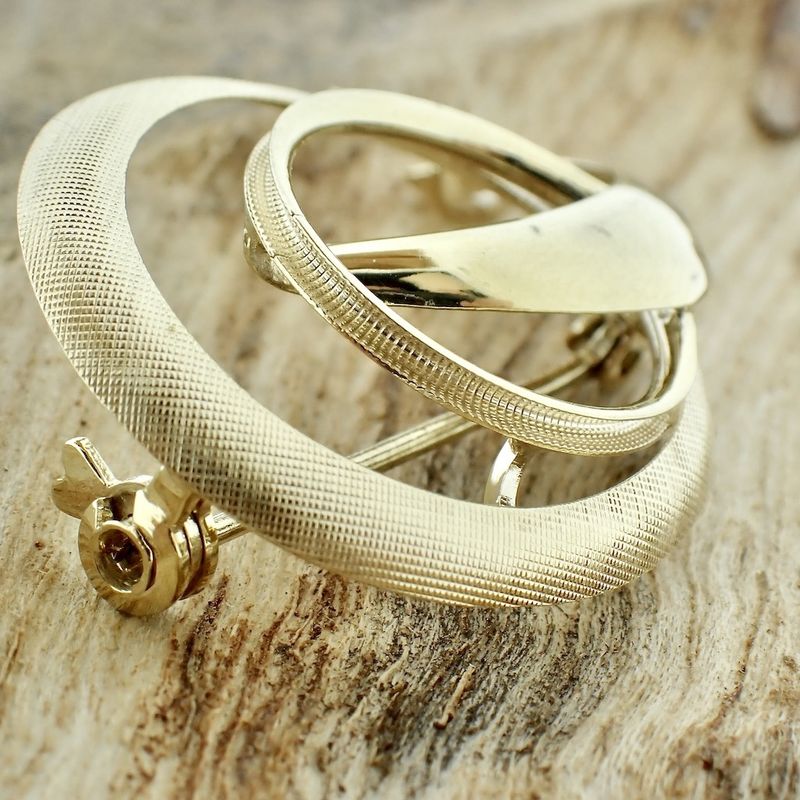 Image 4 of Golden fantasy brooch; Curl