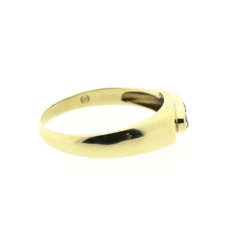 Image 5 of Gold ring with sapphire