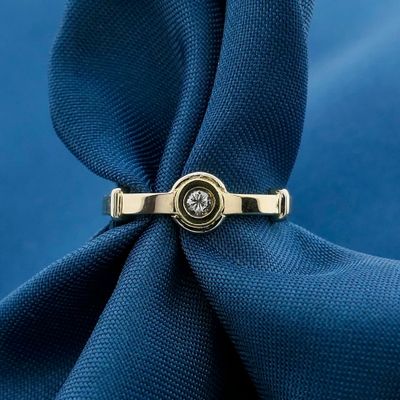 Image 2 of Bicolor gold ring with diamond; 0.05 ct.