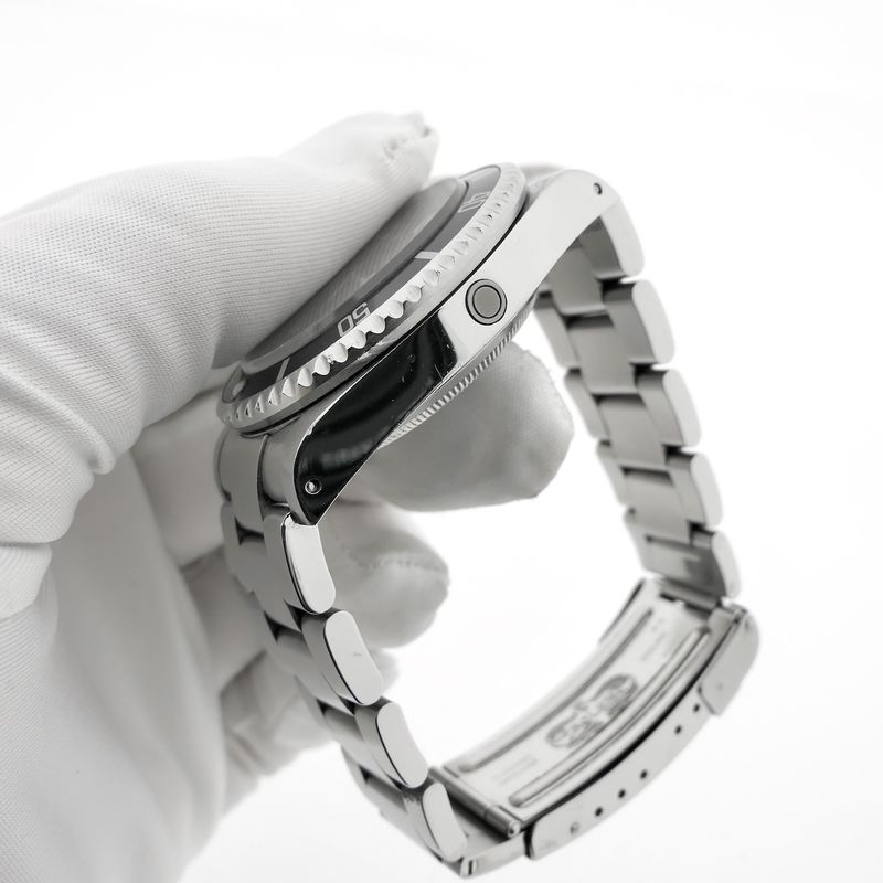 Image 23 of Rolex Sea Dweller 16600; Automatic diving watch in full set