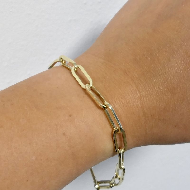 Image 10 of Gold closed forever bracelet