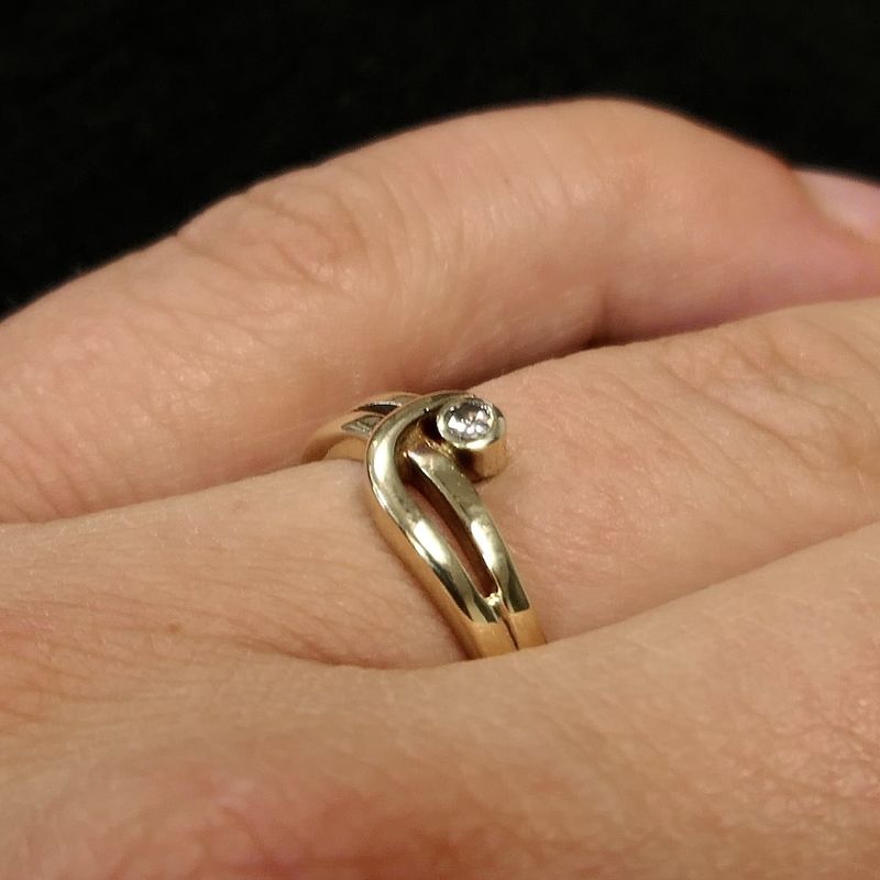 Image 6 of Gold solitaire ring with diamond; 0.05 ct.