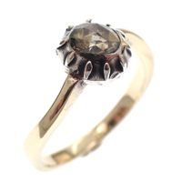 Antique gold ring with rose-cut diamond; 0.30 ct.
