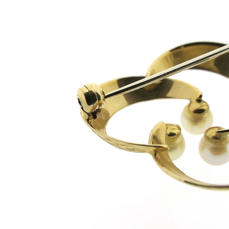 Image 6 of Vintage gold brooch with cultured pearls
