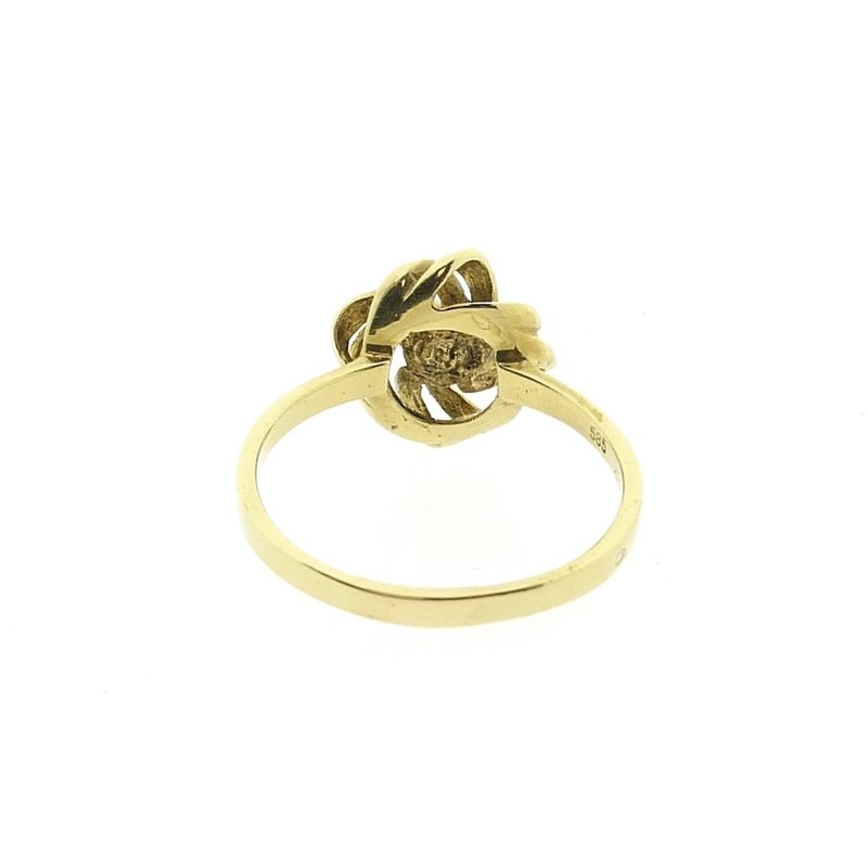 Image 4 of Vintage gold ring with pearl