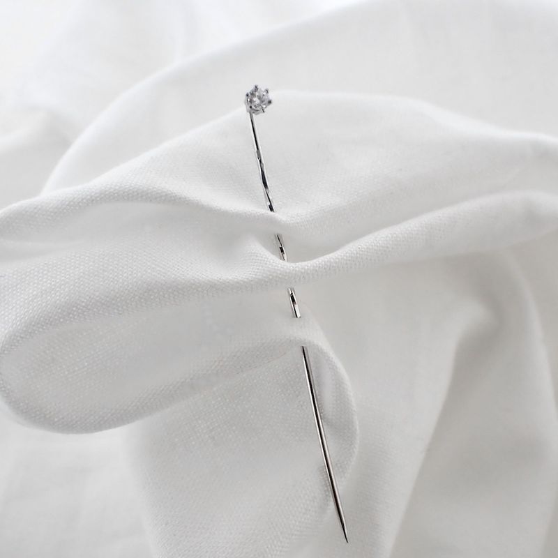 Image 4 of White gold brooch pin with diamond | 0.10 ct.