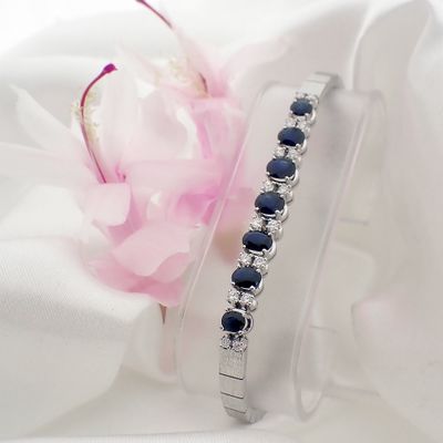 Image 2 of 18K white gold bracelet with sapphire and diamond (0.36 ct.) | 18.5 cm