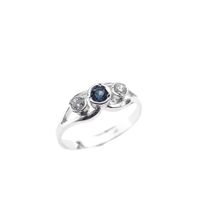 Silver ladies ring with zirconia