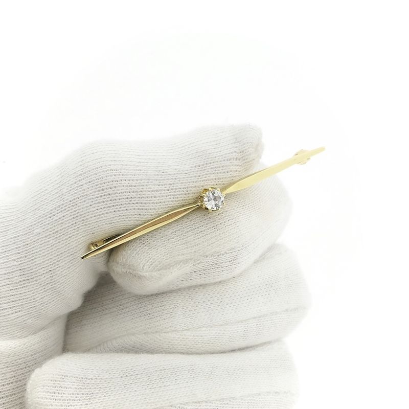 Image 12 of Gold brooch with zirconia