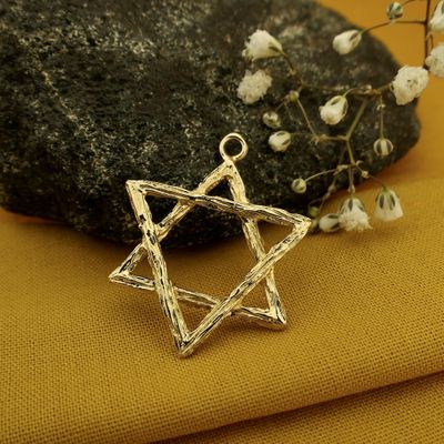 Image 2 of Gold pendant of a Star of David