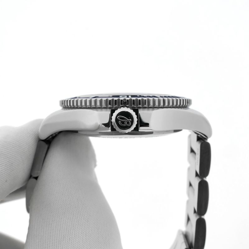 Image 5 of Breitling Superocean Automatic 42 A17366; Men's diving watch