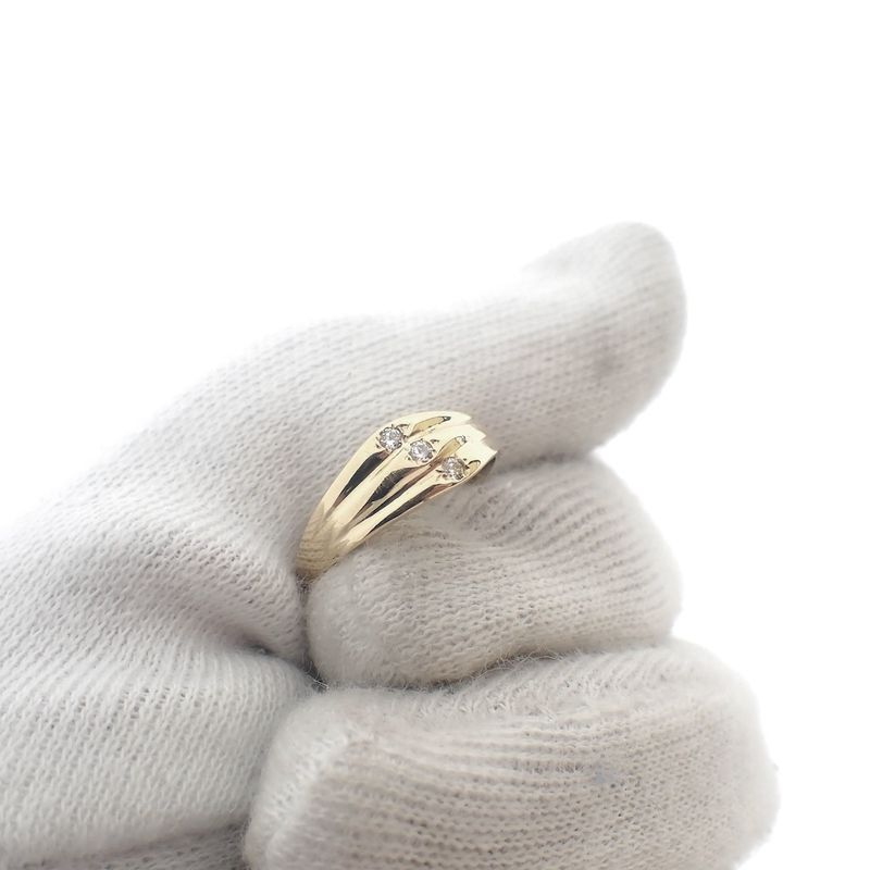 Image 8 of Gold ring with zirconia stones