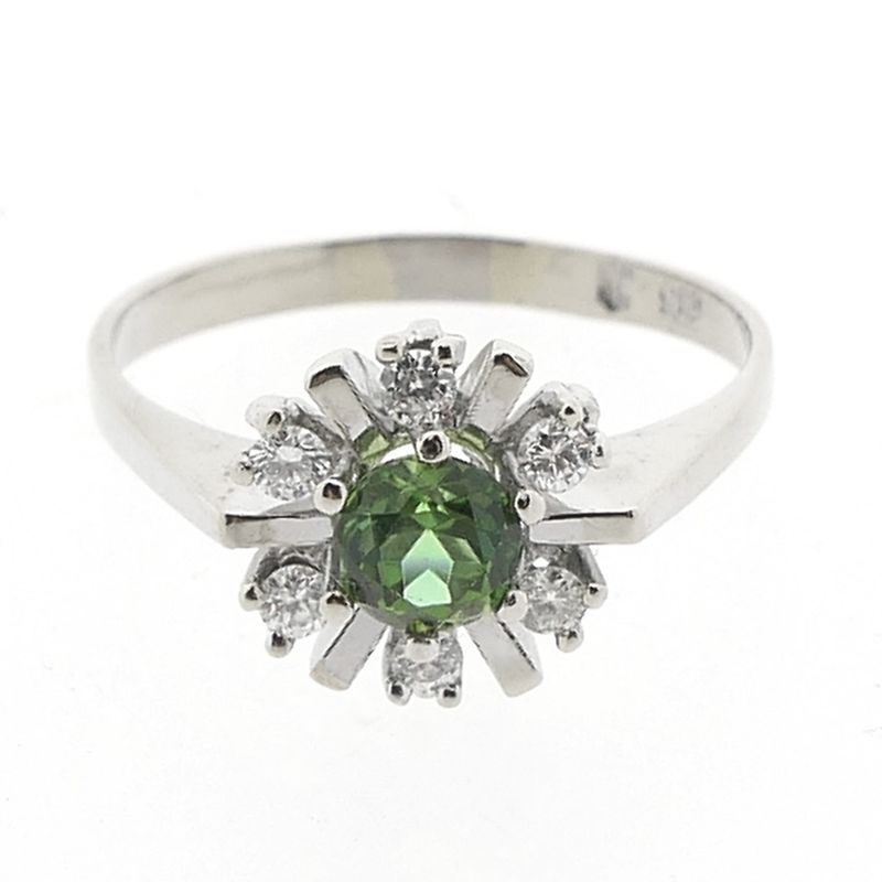 Image 5 of White gold ring with peridot and diamonds | 0.24 ct.