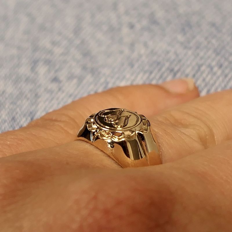 Image 5 of Gold men's pinky ring with heart engraving