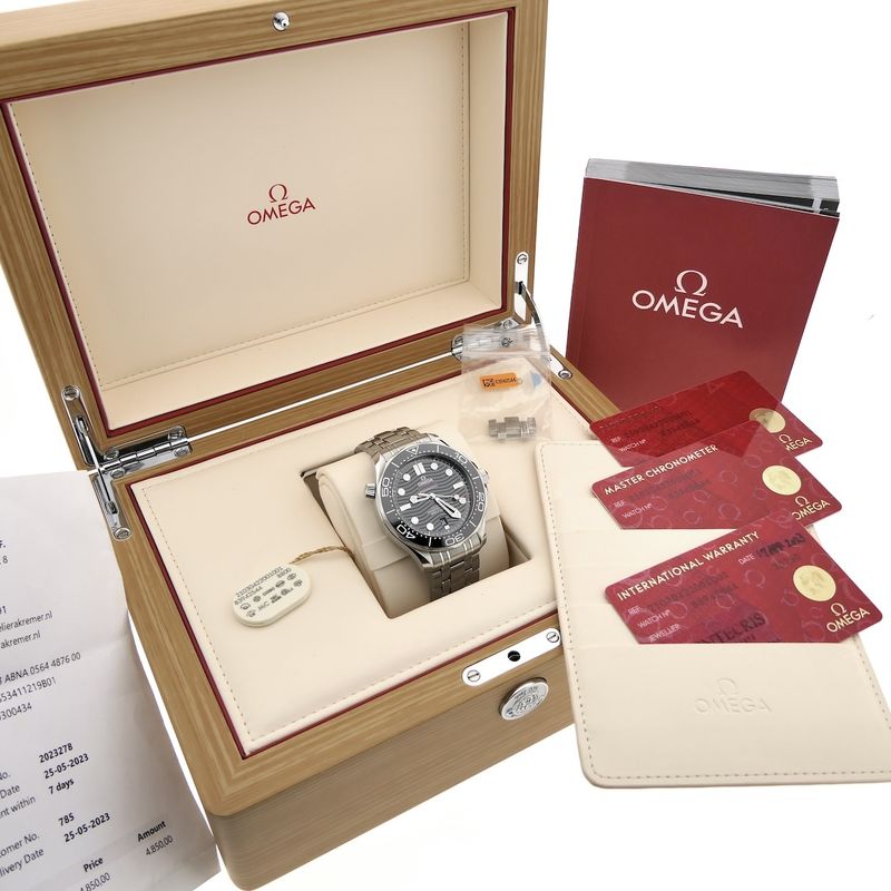 Image 4 of Omega Seamaster 300m Co‐Axial Master Chronometer 42mm; Automatic diving watch