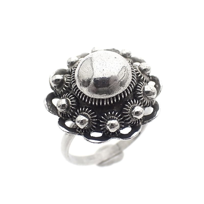 Image 3 of Silver ring with Zeeland button