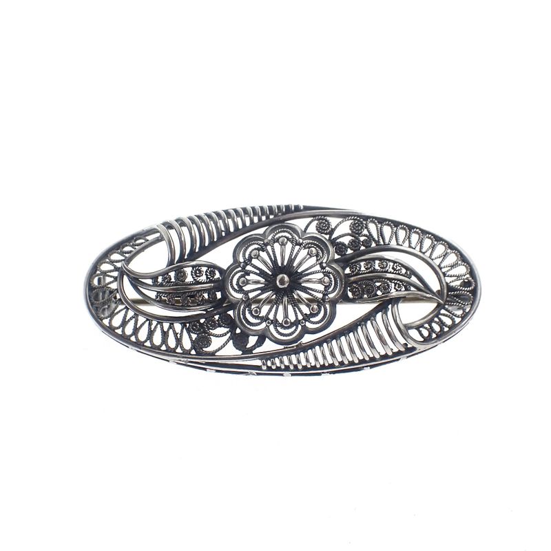 Image 1 of Silver brooch in floral design