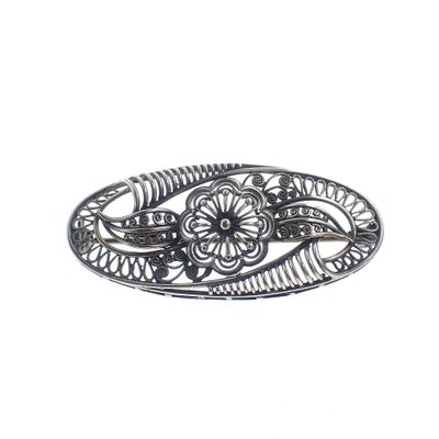 Silver brooch in floral design Image 1 of Silver brooch in floral design