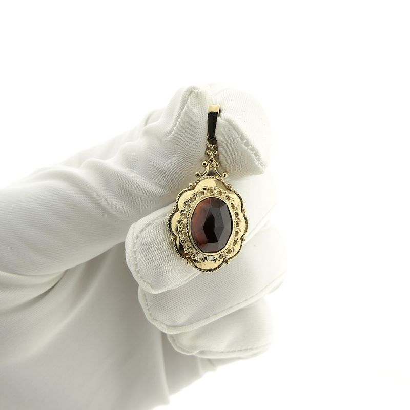 Image 11 of Vintage gold pendant with garnet and filigree technique