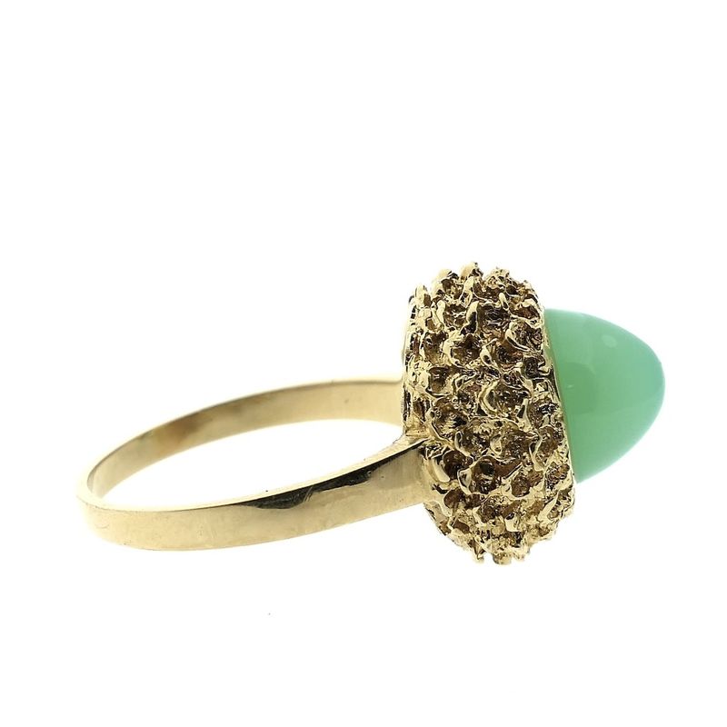 Image 9 of 18 carat gold ring with chrysoprase