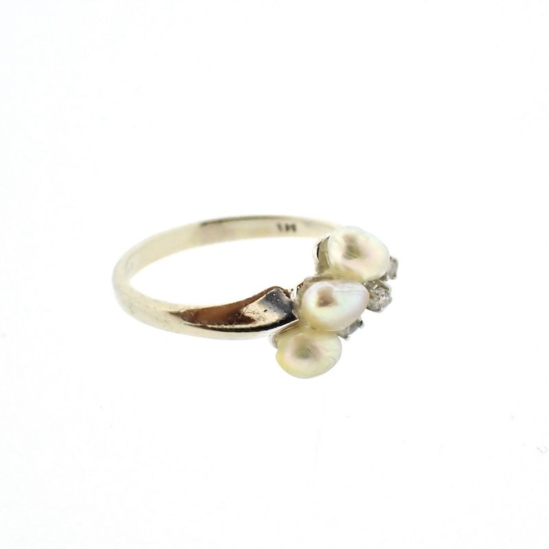 Image 8 of White gold ring with pearl and diamond