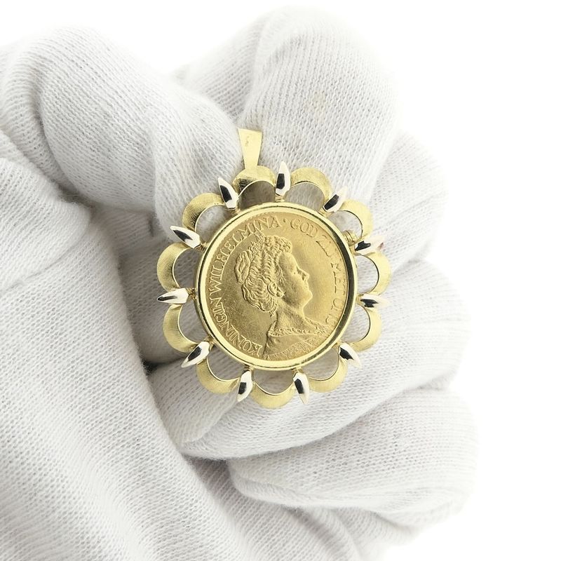 Image 2 of Gold pendant/brooch of 10 guilder coin Queen Wilhelmina 1912