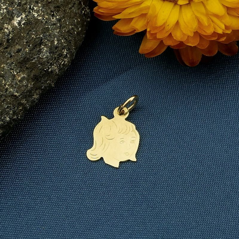 Image 6 of Gold pendant of a girl