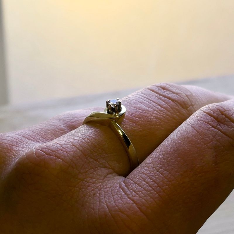 Image 10 of Golden solitaire ring with diamond; 0.11 ct.