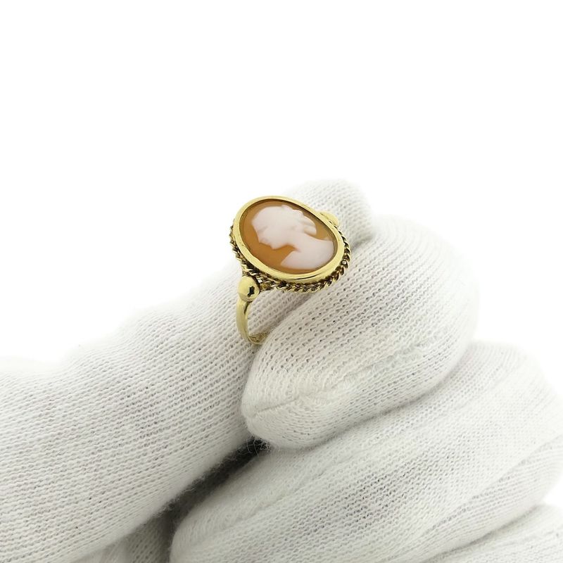 Image 9 of Vintage gold ring with cameo
