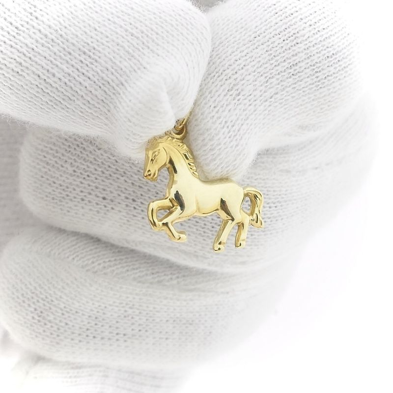 Image 8 of Gold pendant of a horse