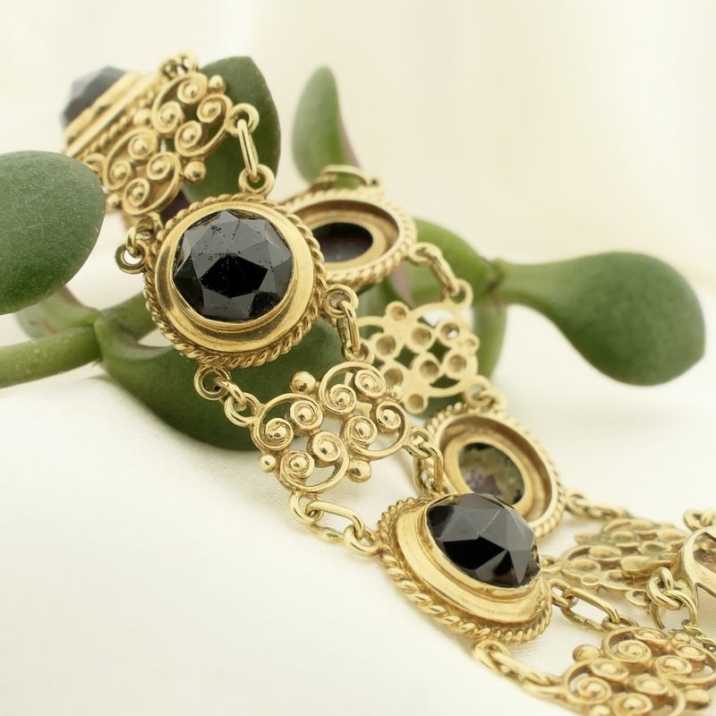 Image 7 of Antique gold boat bracelet with garnet